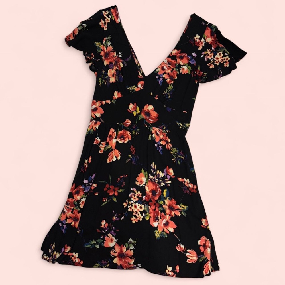 Black Floral V-Neck Fit & Flare Dress 🌸 Flutter Sleeve - Size M